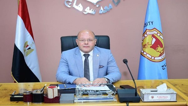 رئيس جامعة سوهاج: مشروعات تخرج 