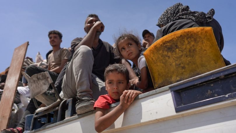 أونروا: ليس لدينا غذاء ومراكز الإيواء في غزة تستقبل آلاف النازحين يوميًا