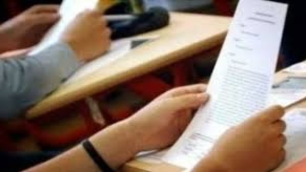 مراجعات نهائية ليلة الامتحان وكاميرات مراقبة باللجان.. ماذا يحدث داخل امتحانات الشهادة الإعدادية بمحافظة بورسعيد