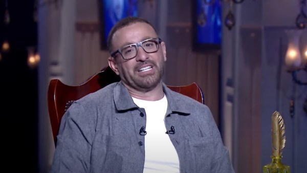 «تُربي الفنانين».. أحمد السقا يُفاجئ الجميع: لهذا السبب رفض دفن صديقه سليمان عيد|فيديوجراف