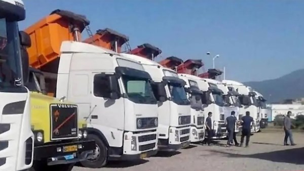 إضراب سائقي الشاحنات بإيران