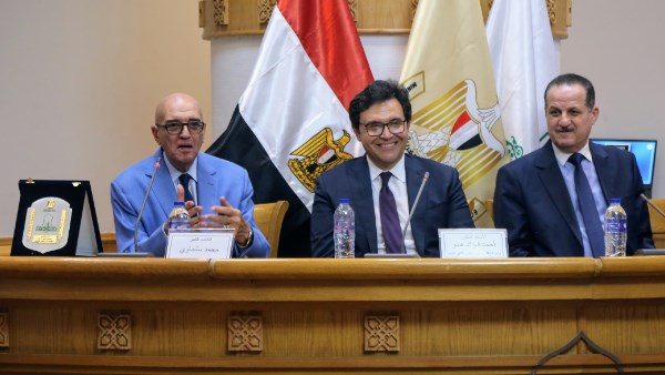 في احتفالية ببلوغه الثمانين.. وزير الثقافة يوجه بإنتاج إحدى مؤلفات محمد سلماوي