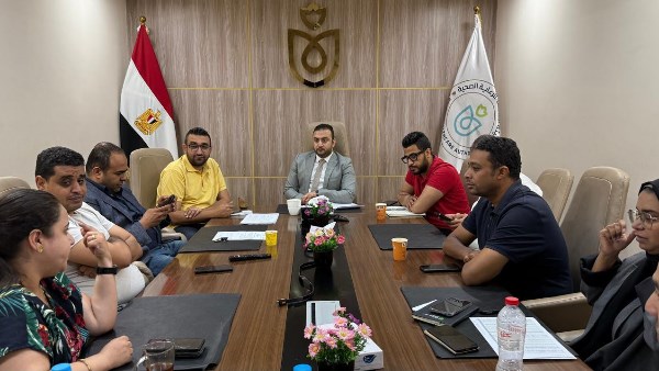 مدير الرعاية الصحية بالأقصر: متابعة المخزون الدوائي وصرف العلاج أولوية قصوى