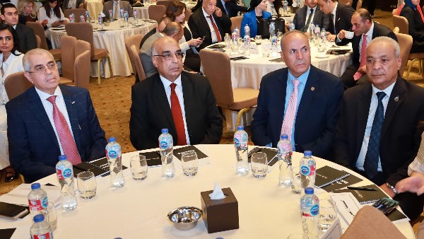 رئيس النيابة الإدارية يشهد الجلسة الافتتاحية لمؤتمر يوم التحكيم المصري