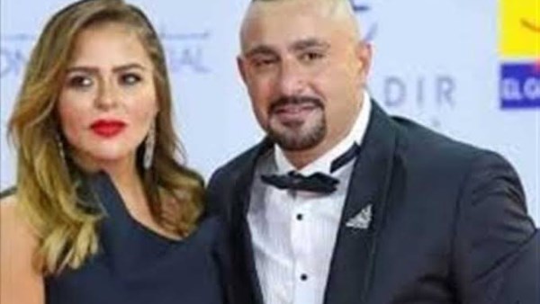 بعد تدخل المقربين: أحمد السقا يحذف بيان طلاقه من مها الصغير