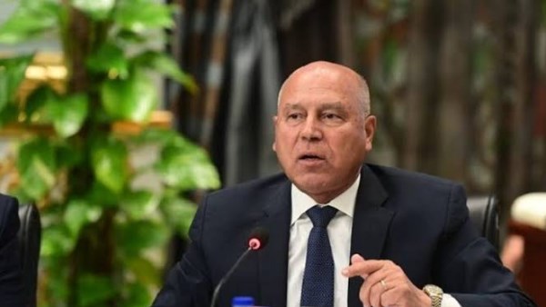 وزير النقل: الرئيس السيسي وجّه رسائل حاسمة عقب حادث الطريق الإقليمي